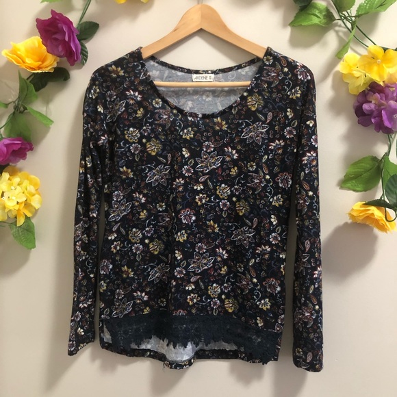 💜4/20 ARDENE Soft Floral Top with Crochet Trim - Picture 2 of 8